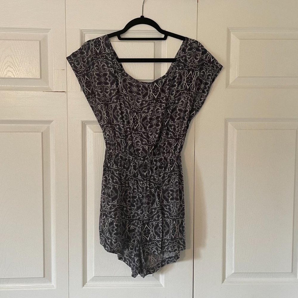 "Others Follow" Navy Blue & White Short Sleeve, Tie Back Romper (Size Medium)